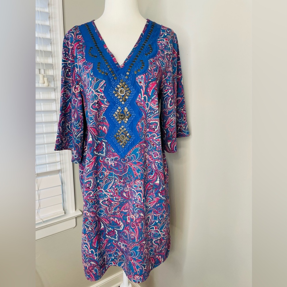 ALYA Vibrant Paisley V-Neck Dress